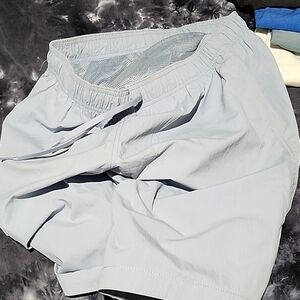 New Never worn H&M mens short
